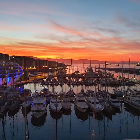 Luxury Yacht Stay "White Dove" Sleeps 6 Gibraltar Exteriör bild