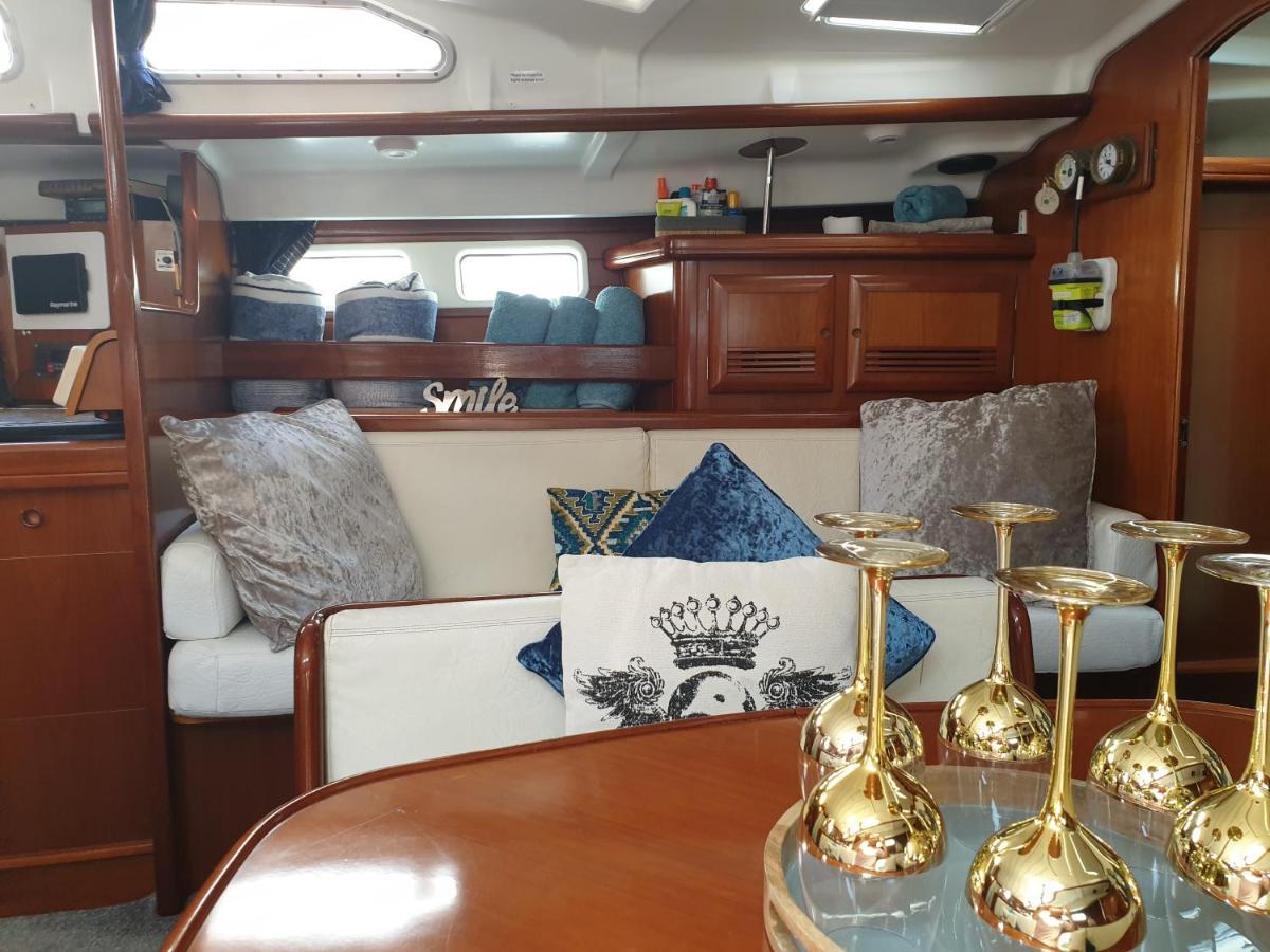 Luxury Yacht Stay "White Dove" Sleeps 6 Gibraltar Exteriör bild