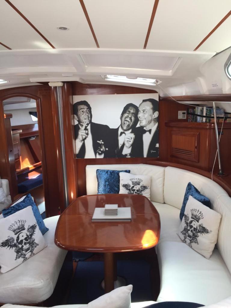 Luxury Yacht Stay "White Dove" Sleeps 6 Gibraltar Exteriör bild
